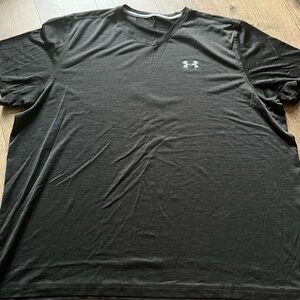Under Armour Men's Charcoal Tee